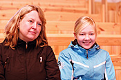Tuija Vanne (vas.) ja Jessica Riepponen. Kuva Pirjo Silveri.
