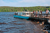 Tyrvään Pyhän Olavin kirkolle pääsee kesällä 2013 Liekovesi-risteilyaluksella. Matka Vammalan satamasta, Laiturikahvilan rannasta, kirkolle kestää noin puolisen tuntia.