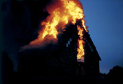 Pyhän Olavin kirkko paloi varhain aamulla 21.9.1997.